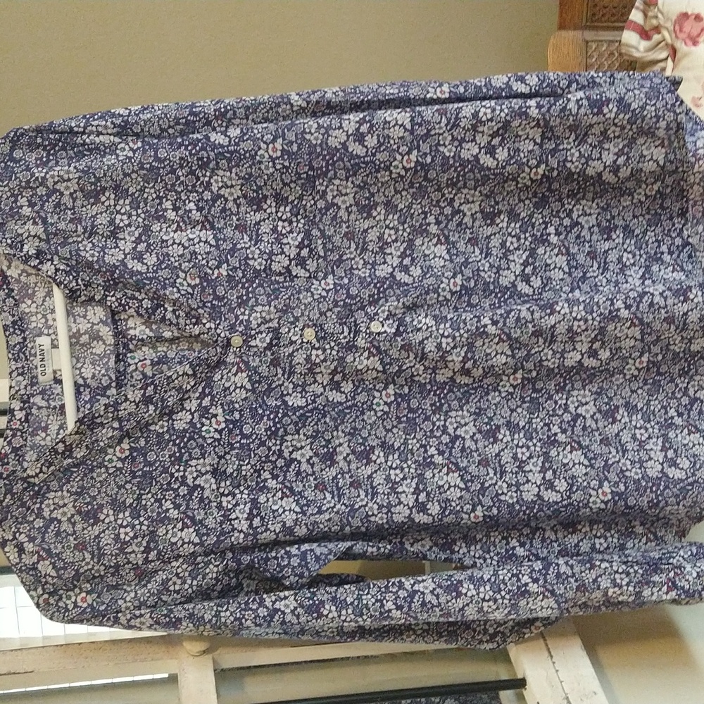 Old Navy Floral/ Ditsy Print Shirt, V-neck Womens Popover, Size Large